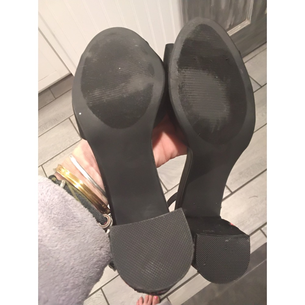 Steve Madden Merlys Black Satin Floral Embroidered Sequin Block Heel  9.5M - Picture 7 of 7